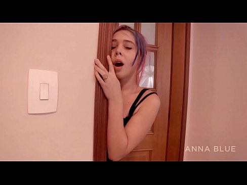 ❤️ నేను నా సోదరుడి వద్దకు తిరిగి వచ్చాను. నేను అతని స్నేహితురాలితో సెక్స్ చేశాను. లెస్బియన్ చెల్లింపు. ❤❌ ఫకింగ్ మా వద్ద ❌️