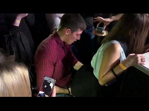 ❤️ రష్యన్ నైట్‌క్లబ్‌లో నిజమైన సెక్స్. 18 ఏళ్ల రష్యన్ అమ్మాయి మలద్వారం మరియు యోనిలో నైట్‌క్లబ్‌లో ఇబ్బంది పెట్టింది ❤❌ ఫకింగ్ మా వద్ద ❌️